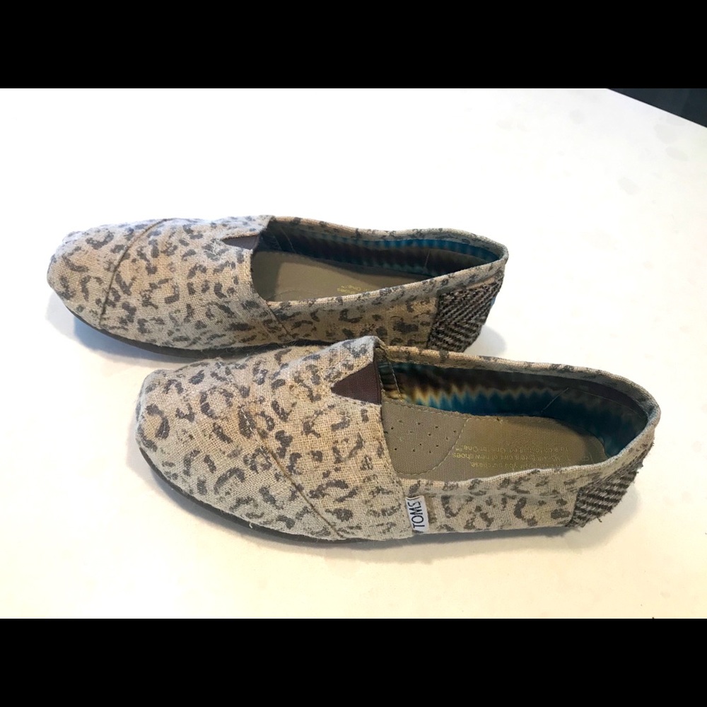 Toms Brown Leopard Print Shoes